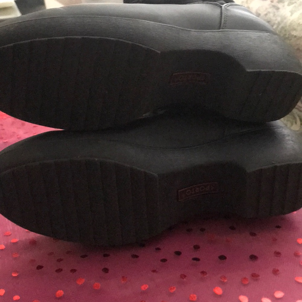 Boot - Picture 2 of 3